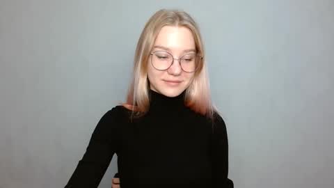 Snapshot of abbymoore__ chatting on January 7, 2025, 9:07 am Abby Lovense is active online show from January 7, 2025, 9:07 am