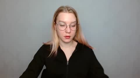 Snapshot of abbymoore__ chatting on January 25, 2025, 8:42 am Abby Lovense is active online show from January 25, 2025, 8:42 am