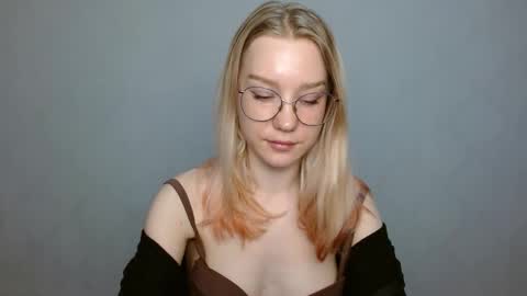 Snapshot of abbymoore__ chatting on January 25, 2025, 11:44 am Abby Lovense is active online show from January 25, 2025, 11:44 am