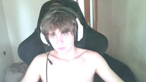 abbysal_blade online show from July 5, 2026, 8:32 am