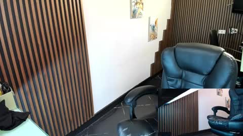 Abby Stones online show from September 12, 2025, 10:37 am