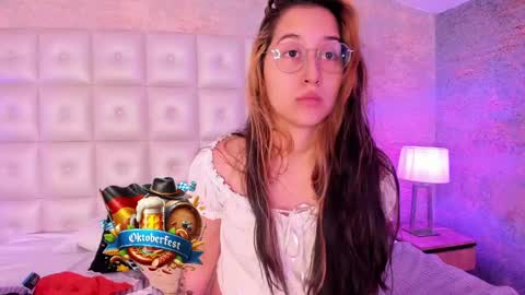 Snapshot of abbysweet1_ chatting on October 1, 2025, 11:38 am Abigail online show from October 1, 2025, 11:38 am