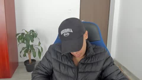 Independence model AbelAsburgo online show from January 13, 2026, 7:08 pm