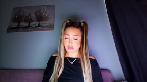 abella_soleill online show from February 2, 2026, 6:34 am