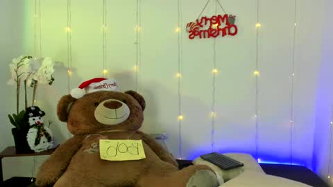  Abella and Kendra  online show from December 13, 2024, 4:49 pm