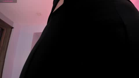 Snapshot of abellacroft chatting on May 26, 2026, 12:23 pm Abella online show from May 26, 2026, 12:23 pm