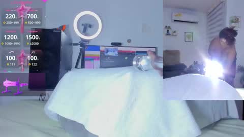 Snapshot of abigail__girl_ chatting on October 26, 2025, 5:30 pm Abigail online show from October 26, 2025, 5:30 pm