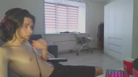 Snapshot of abobus123 chatting on December 5, 2024, 9:28 am hi  cum in pvt noi extra tip online show from December 5, 2024, 9:28 am