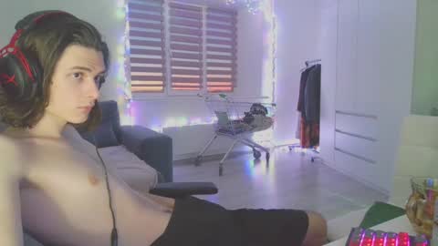 Snapshot of abobus123 chatting on December 7, 2024, 12:24 pm hi  cum in pvt noi extra tip online show from December 7, 2024, 12:24 pm