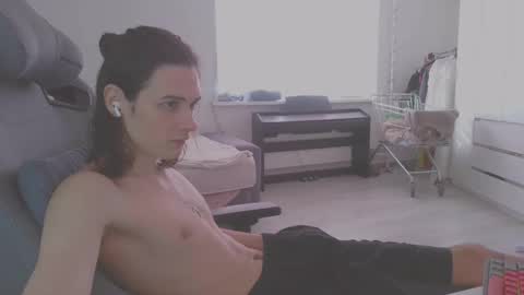 Snapshot of abobus123 chatting on March 2, 2025, 9:42 am hi  cum in pvt noi extra tip online show from March 2, 2025, 9:42 am