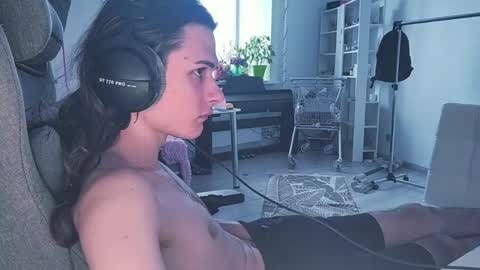 Snapshot of abobus123 chatting on April 21, 2026, 12:44 pm hi cum in pvt noi extra tip online show from April 21, 2026, 12:44 pm