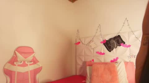 Abril  online show from October 30, 2025, 10:38 am