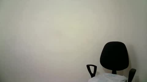 abril__ass online show from February 18, 2025, 2:27 pm