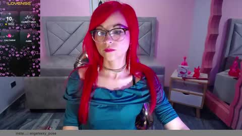 abril_ch_ online show from November 18, 2025, 10:41 am