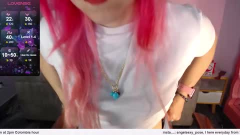 abril_ch_ online show from February 2, 2026, 12:04 pm