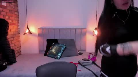 Abril Fox online show from April 23, 2026, 8:00 pm