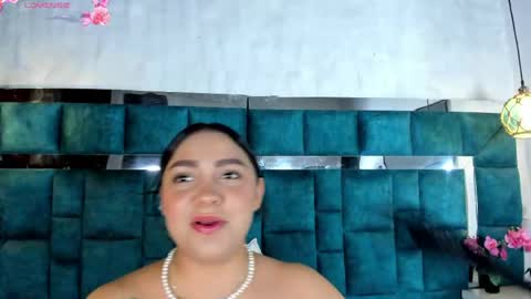 abril_gomez_11 online show from May 20, 2026, 8:04 pm