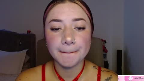 Abril online show from February 14, 2025, 7:44 pm