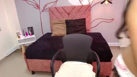 Snapshot of abril_matthews chatting on February 22, 2025, 3:25 pm ABRIL MATTHEWS online show from February 22, 2025, 3:25 pm