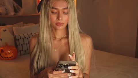 My name is Alexa. Please say hello I like to chat with you. If you have requests please use tip online show from October 13, 2025, 12:43 am