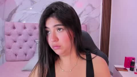 Abril online show from May 11, 2026, 4:04 pm
