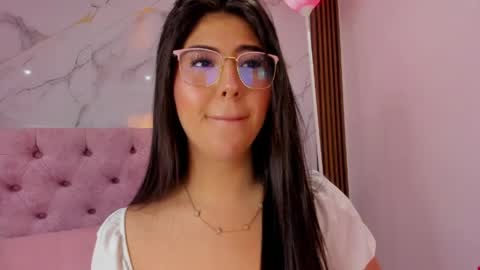 Abril online show from May 20, 2026, 11:38 am