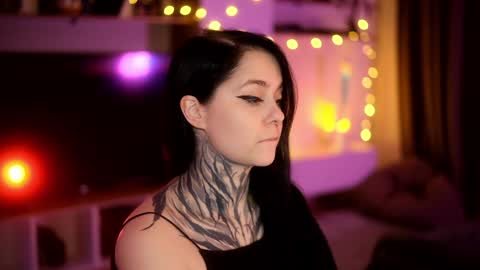 acid_pie online show from February 7, 2025, 6:24 am