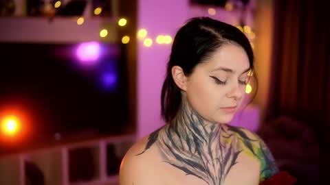 acid_pie online show from February 13, 2025, 6:52 am