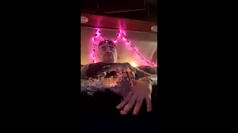 Snapshot of act_right_dub420 chatting on January 9, 2026, 5:43 am act_right_dub420 online show from January 9, 2026, 5:43 am