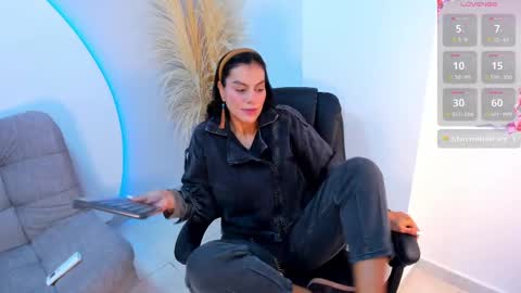    online show from September 19, 2025, 1:45 pm