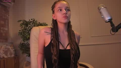 Snapshot of adalyn_glow chatting on May 13, 2026, 11:07 am Adalyn online show from May 13, 2026, 11:07 am
