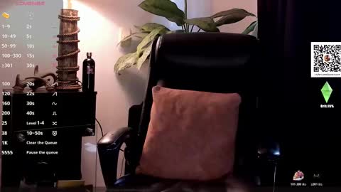 Snapshot of adam_bouton chatting on October 27, 2025, 2:10 pm Adam online show from October 27, 2025, 2:10 pm