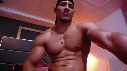 adam_fit19cm online show from April 18, 2026, 7:07 pm