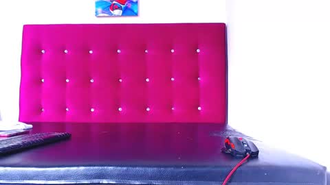 adam hot11 online show from December 6, 2024, 6:39 pm