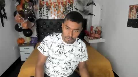 adam_morgan2 online show from November 3, 2025, 7:37 pm