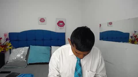 adam_morgan2 online show from November 6, 2025, 2:12 am