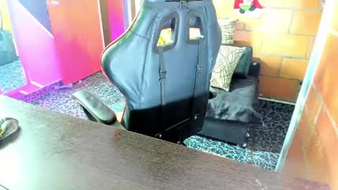 Adam Valencia online show from January 4, 2025, 9:09 pm