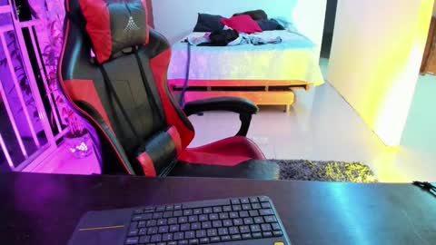 Adam Valencia online show from October 14, 2025, 12:22 am