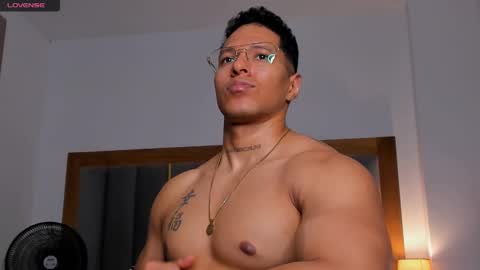 adambrocs1 online show from February 20, 2025, 9:22 am