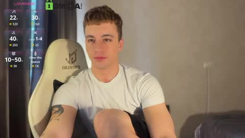 Hi Im Adam Glad to see u here 3 And its my first day online show from April 26, 2026, 12:47 pm