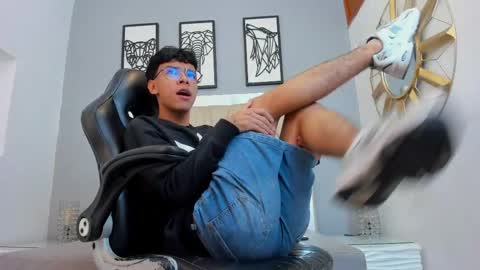 Snapshot of adams_bobby chatting on April 12, 2026, 11:04 am Adams Bobby online show from April 12, 2026, 11:04 am