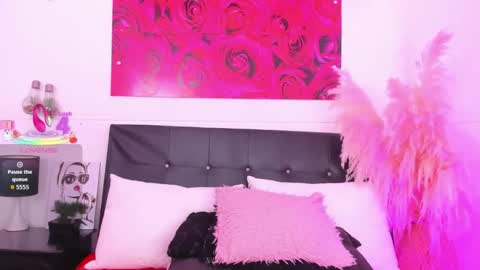 Cloe Adams  online show from February 8, 2026, 11:13 am