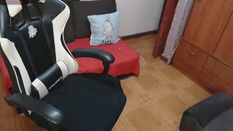 adams_mel online show from May 19, 2026, 12:49 am