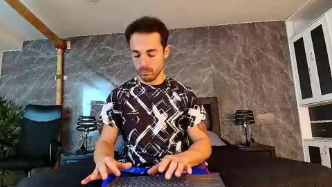 Im Adams Sanz online show from March 2, 2026, 7:43 pm