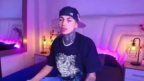 Snapshot of adamswalkerr_ chatting on February 5, 2026, 11:48 am AdamsWalkerr online show from February 5, 2026, 11:48 am