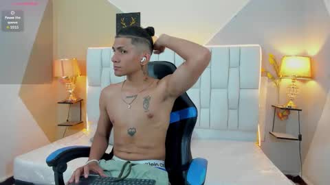 Snapshot of adan_oriol chatting on November 25, 2025, 3:06 am Adan Oriol online show from November 25, 2025, 3:06 am