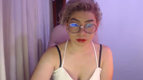 Snapshot of adan_romanoff chatting on April 11, 2026, 7:56 am adan_romanoff online show from April 11, 2026, 7:56 am