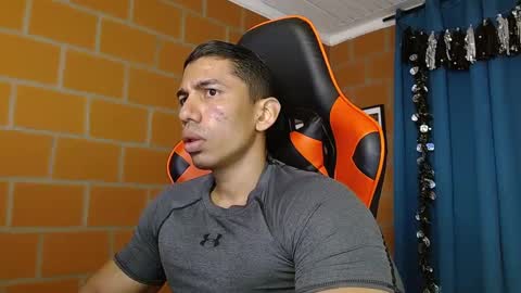 Adan Sin online show from February 10, 2025, 2:48 pm