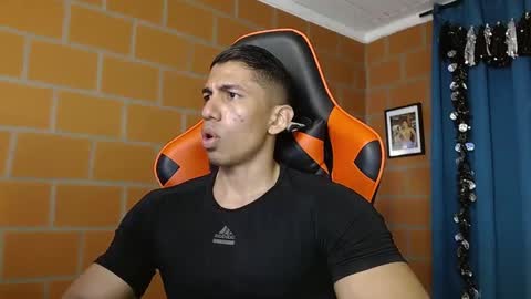 Adan Sin online show from February 17, 2025, 3:31 pm