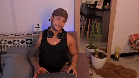 Snapshot of adanvega13 chatting on June 7, 2026, 6:33 pm ADAN VEGA online show from June 7, 2026, 6:33 pm